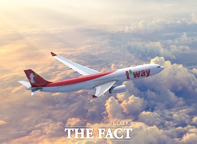 오는 16일 창립 15주년을 맞는 티웨이항공이 글로벌 저비용 항공사(LCC)로서 새로운 도약을 예고했다. /티웨이항공