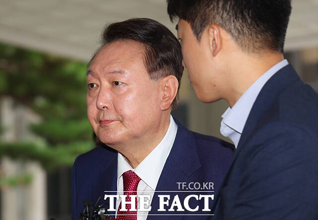 윤석열 전 대통령이 7월 5일 오전 서울 서초구 서울고검 청사에 마련된 내란 특검 사무실에 피의자 신분으로 출석하고 있다. /배정한 기자