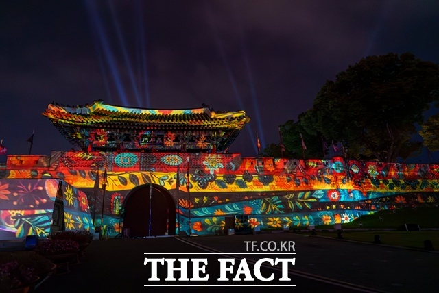 오는 15일 공북문과 중영 앞 특설무대에서 ‘국가유산 미디어아트 진주성’이 개막된다./진주시