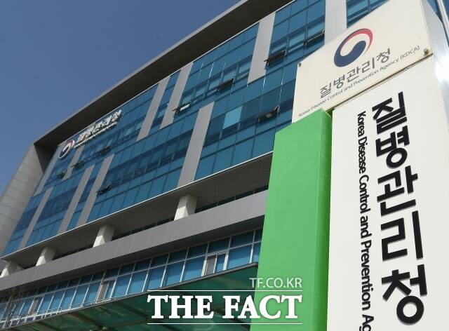 코로나19 입원환자가 6주 연속 증가하는 가운데, 전체 환자의 60% 이상이 고령층인 것으로 나타났다. /더팩트 DB