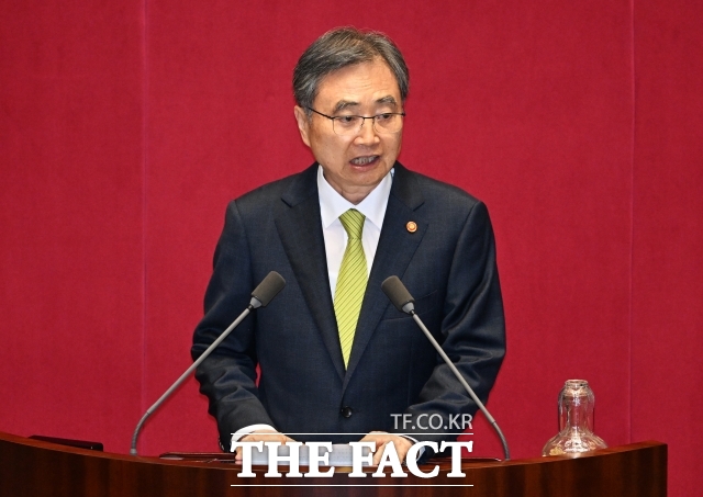 조현 외교부 장관은 18일 국회에서 열린 외교통일위원회 전체회의에 참석해 동결, 감축, 폐기로 이어지는 북한의 단계적 비핵화 전략을 마련하겠다고 밝혔다. /배정한 기자