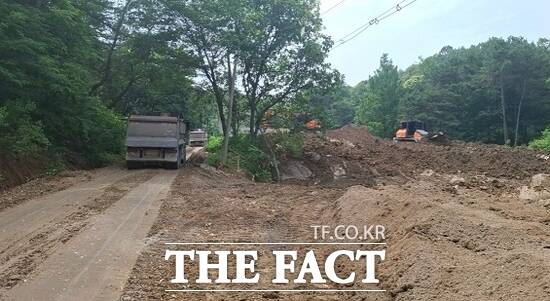 경기 파주시가 지난 6월 파주시 법원읍 삼방리에서 적발한 불법 성토 현장./파주시