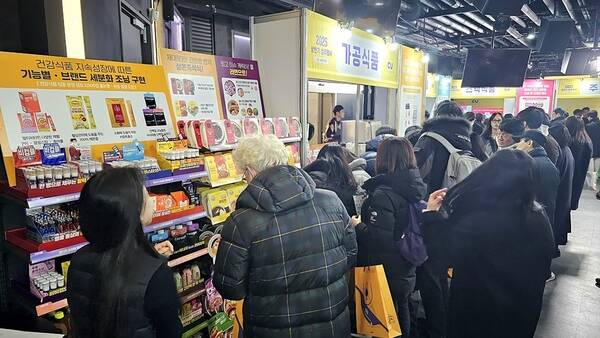 CUrk 전국 가맹점주들을 대상으로 올해 하반기 편의점 트렌드를 이끌어 갈 차별화 신상품과 상품 운영 노하우 등을 공유하는 2025 하반기 상품 컨벤션을 연다. /CU