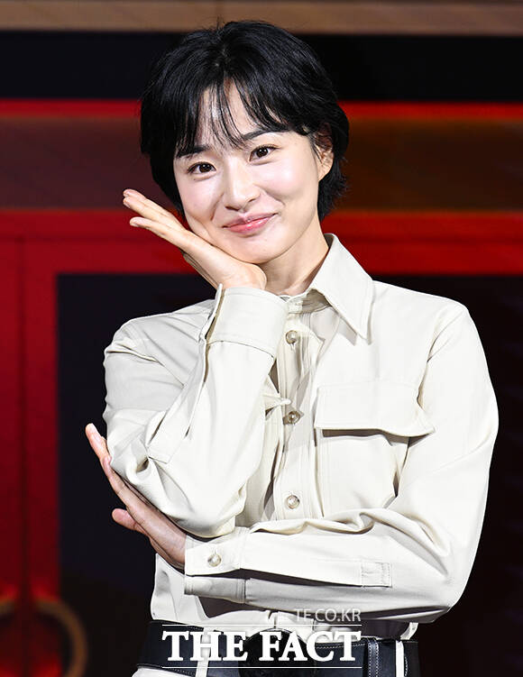 배우 방효린이 18일 오전 서울 마포구 호텔 나루 서울 엠갤러리에서 열린 넷플릭스 새 시리즈 애마 제작발표회에 참석해 포즈를 취하고 있다. /박헌우 기자