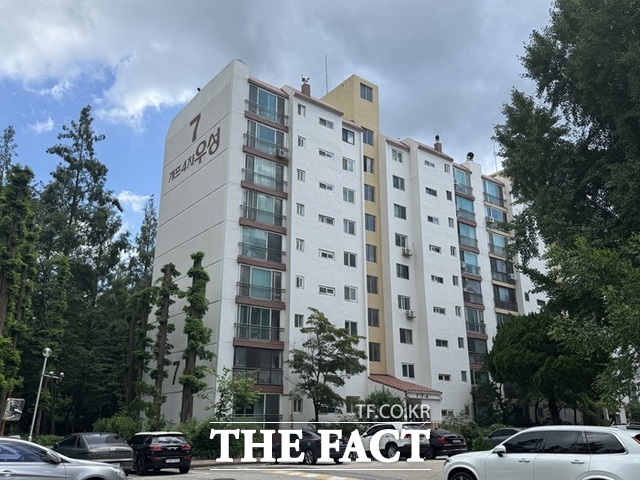 강남구 개포우성4차는 조합장이 직까지 걸고 삼성물산, 현대건설의 참여를 공언하며 입찰 재공고를 검토하고 나섰다. /황준익 기자