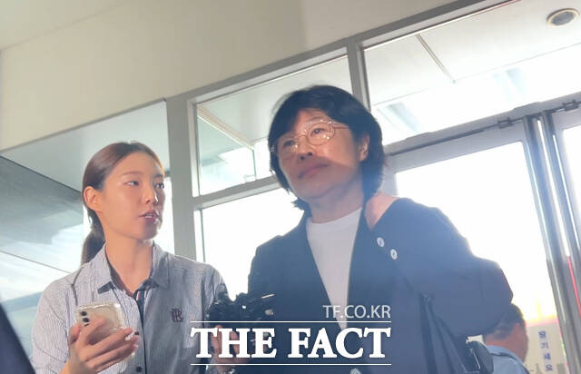 유재은 전 국방부 법무관리관이 18일 오전 서울 서초구 채상병특검 사무실에 출석하고 있다. /김해인 기자