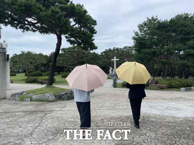 당진시는 오는 20일부터 관내 관광지에서 양우산 무상 대여 서비스를 운영한다. /당진시