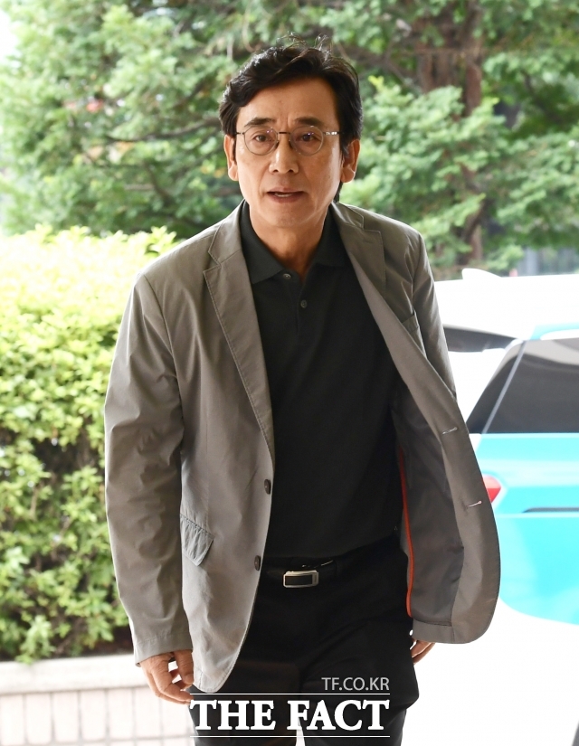 경찰은 갑질 의혹을 제기한 강 의원 전 보좌관에게 일을 잘 못해서 잘린 것이라고 발언해 고발된 유시민 작가 사건을 서울 방배경찰서에 배당했다./이새롬 기자