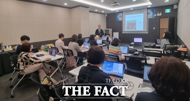 중등 수석교사 현장지원 역량강화 1차 직무연수가 진행되고 있다./전남도교육청