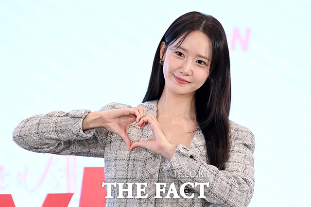 배우 임윤아가 19일 오후 서울 구로구 신도림 디큐브시티 더 세인트 그랜드볼룸에서 열린 tvN 토일드라마 폭군의 셰프 제작발표회에 참석해 포즈를 취하고 있다. /남용희 기자