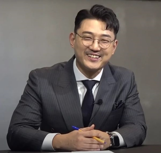 개그맨 홍장원이 두 번째 음주운전 사실을 고백하며 앞으로는 제 채널과 모든 방송 활동을 접고 무기한 반성과 자숙의 시간을 갖겠다고 전했다. /뉴시스