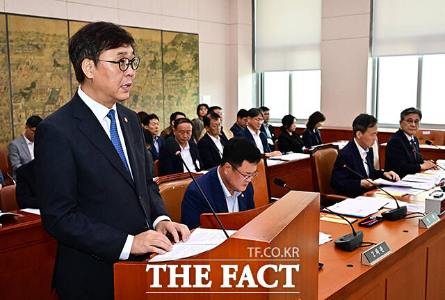 2024 회계연도 결산에 대한 제안설명 하는 최휘영 문화체육관광부 장관.