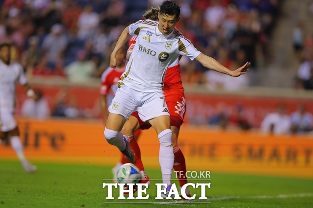 손흥민은 뉴잉글랜드와 원정 경기 종료 직전 추가골을 어시스트하며 존재감을 발휘했다./LAFC