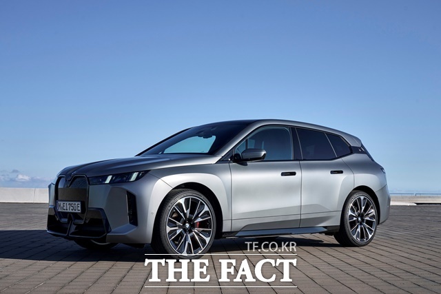 BMW iX에 장착된 한국타이어 아이온 에보. /한국타이어