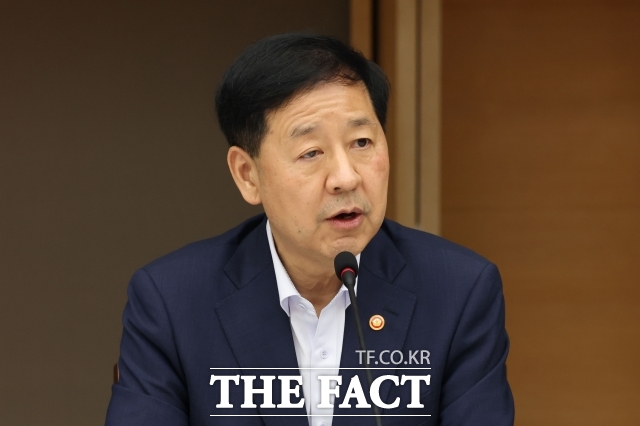 구윤철 경제부총리 겸 기획재정부 장관은 19일 국회에서 열린 기획재정위원회 전체회의에서 노란봉투법 개정안의 쟁의 요건에 대해 자신의 견해를 밝혔다. /서예원 기자