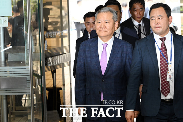 내란중요임무종사 및 직권남용 권리행사방해 등 혐의를 받는 이상민 전 행정안전부 장관이 31일 오후 서울 서초구 서울중앙지방법원에서 열리는 구속 전 피의자 심문(영장실질심사)에 출석하고 있다. /남용희 기자