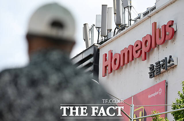 홈플러스가 임대료 조정이 안 된 15개 점포를 순차 폐점을 예고한 가운데 19일 오후 폐점을 앞둔 서울 강서구 홈플러스 가양점의 모습이 보이고 있다. /박헌우 기자