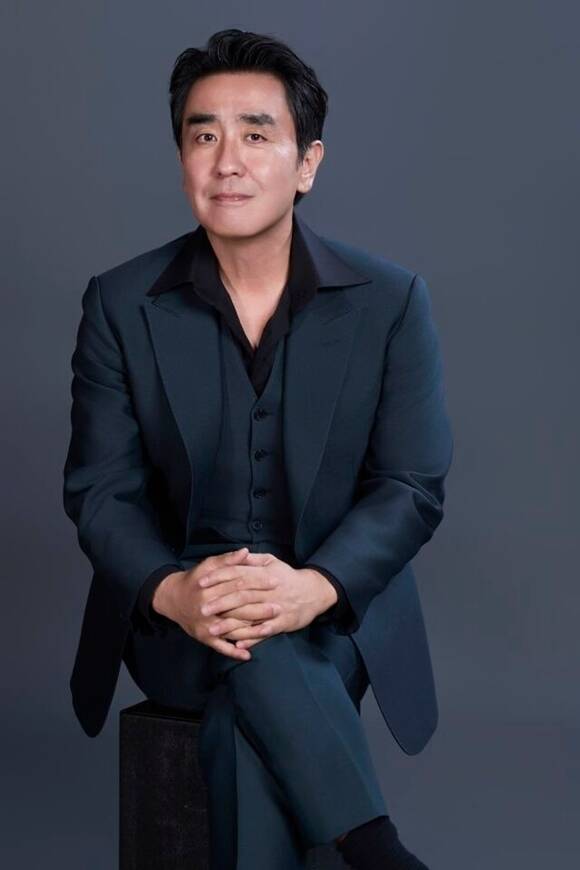 배우 류승룡이 <더팩트>와 만나 13일 종영한 디즈니+ 오리지널 시리즈 파인; 촌뜨기들 관련 인터뷰를 진행했다. /월트디즈니 컴퍼니 코리아