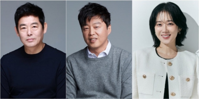 배우 성동일 김희원 장나라가 3년 만에 돌아온 tvN 예능프로그램 바다 건너 바퀴 달린 집으로 호흡을 맞춘다. /각 소속사