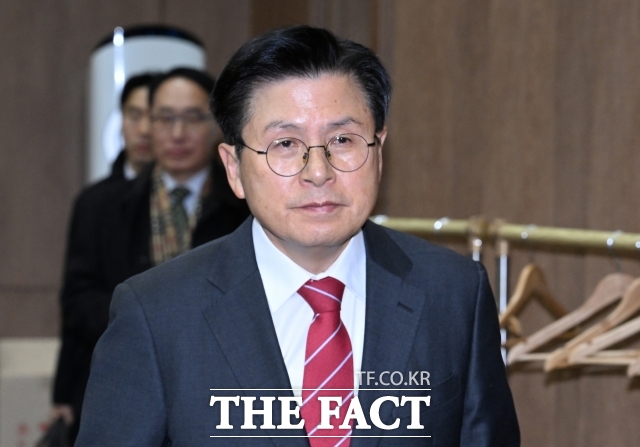 서울경찰청 금융범죄수사대는 20일 오전 10시께 공직선거법 위반 혐의로 황교안 전 국무총리가 설립한 부정선거부패방지대를 압수수색했다. /더팩트DB