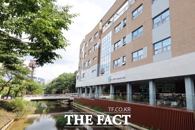 20일 개원한 과천시립요양원 전경. /과천시