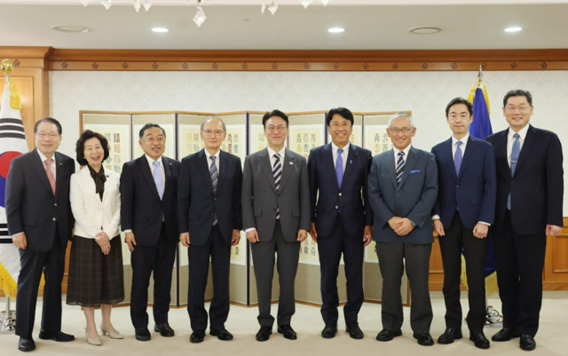 김민석 국무총리는 20일 한일포럼 일본 측 대표단을 만나 미래지향적 상생 협력 방향 등에 대한 의견을 교환했다. /총리실