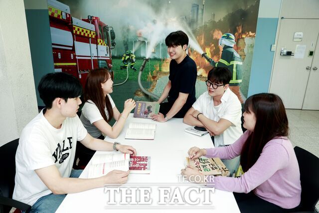 충남도립대 소방안전관리학과 학생들이 토론식 수업을 진행하고 있다. /충남도립대