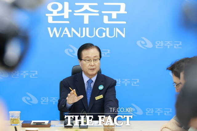 19일 유희태 완주군수가 완주·전주 행정통합 찬·반 바로알리기 활동의 경과와 향후 계획을 밝히며, 군민들께서도 서로의 입장을 존중하고 갈등 없는 공론화에 동참해주길 당부했다. /완주군