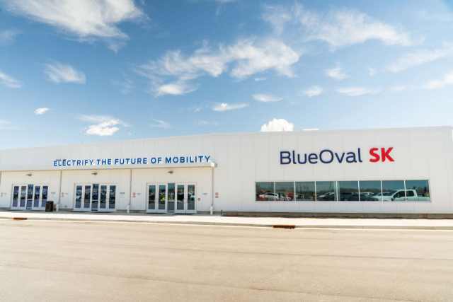 SK온과 미국 포드자동차 합작법인 블루오벌SK는 19일(현지시간) 미국 켄터키주 글렌데일 1공장에서 배터리 출하가 시작됐다고 밝혔다. /SK온