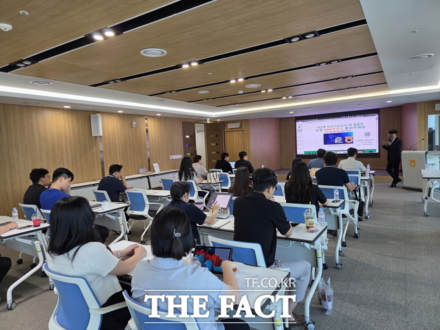 지난 19일 전북농협이 산지온라인사업 경쟁력 강화를 위해 ‘생성형 AI 활용 SNS 콘텐츠 마케팅’ 특별교육을 실시했다. /전북농협