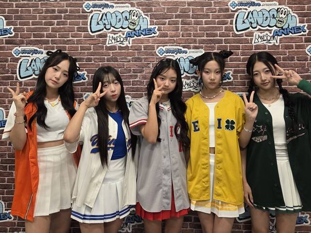 그룹 버비가 19일 일본 케이티 제프 요코하마에서 열린 랜드콘 애넥스에 출연해 공연을 펼쳤다. 버비의 해외 공연은 이번이 데뷔 후 처음이다./온원엔터테인먼트