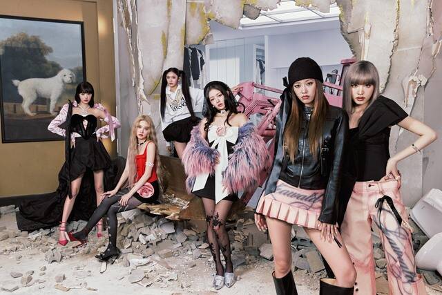 아이브는 데뷔 전부터 완성형 그룹을 내세웠고 이후 그에 걸맞는 실력과 나르시시즘 서사로 정체성을 구축해 왔다. 이번엔 비밀을 키워드로 감춰왔던 또 다른 면을 이야기한다는 점에서 흥미롭고 기대를 모은다. /스타쉽