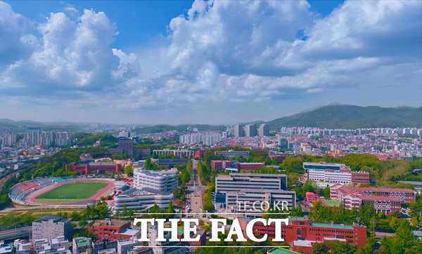 드론으로 촬영한 한남대학교 전경./한남대학교