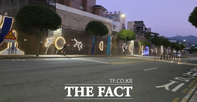 사천시 선인리 일원에 조성된 시간을 담은 달빛거리 /사천시