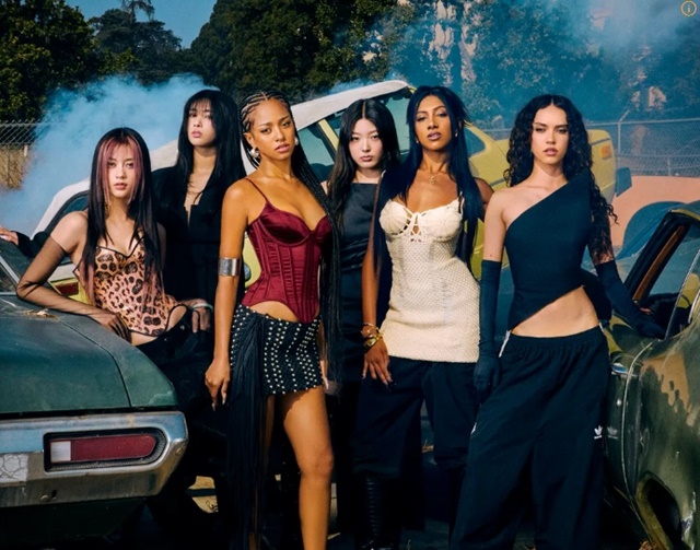 캣츠아이는 19일(현지시간) 발표된 미국 빌보드 최신 차트(8월 23일 자)에서 데뷔곡 가브리엘라(Gabriela)를 핫 100 76위에 올려놨다. 자체 최고 기록을 경신이다. /하이브