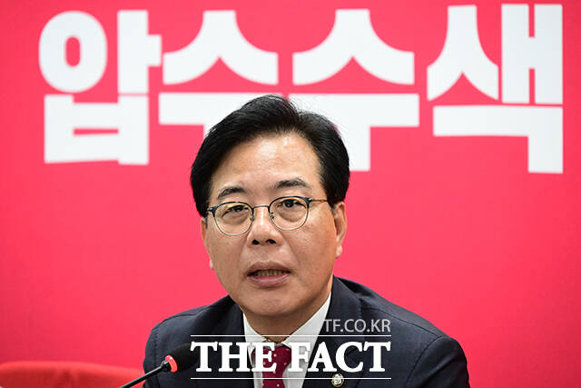 송언석 국민의힘 비상대책위원장 겸 원내대표가 20일 오전 서울 여의도 국민의힘 중앙당사에서 긴급 기자간담회를 열고 모두발언을 하고 있다. /남윤호 기자