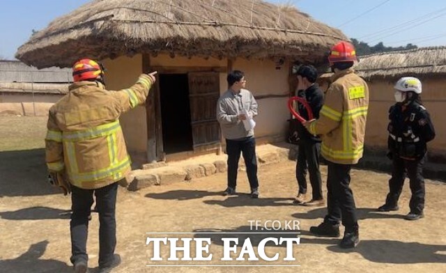 정읍시가 국가유산의 체계적 보존을 위해 7월부터 8월 20일까지 77개소에 대한 안전점검을 실시하고 보수·관리 대상 50건을 선정했다. /정읍시