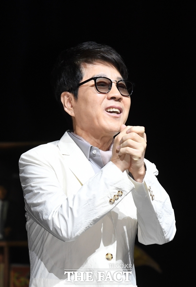 대한민국의 레전드 가수 조용필이 1997년 빅쇼 이후 28년 만에 KBS와 단독 무료 콘서트 광복 80주년 대기획, 이 순간을 영원히, 조용필을 마련했다. 사진은 데뷔 50주년 기념 기자간담회 당시. /임영무 기자