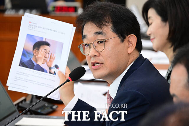 배준영 국민의힘 의원이 6·27 대책을 비롯해 주택 공급안에 대한 질의를 하고 있다./배준영 의원실