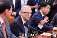  '한국의 글로벌 조건 기여와 리더십' 주제로 간담회 갖는 빌 게이츠 [TF사진관]