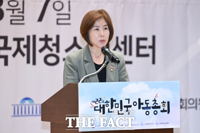 김미애 국민의힘 의원이 22일 소액 투자자와 손실을 본 투자자에 대한 세 부담을 줄이는 내용이 담긴 증권거래세법 개정안을 대표발의했다. /장윤석 기자