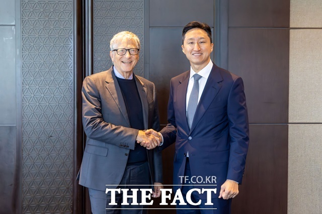 HD현대 정기선 수석부회장이 테라파워 빌 게이츠 회장과 22일 만나 SMR 사업 협력 방안에 대해 논의했다. /HD현대