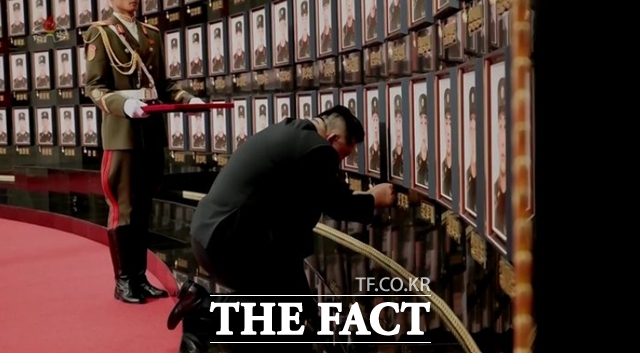 김 위원장은 이번 연설에서 파병 군인들의 자폭이 있었다고 밝혔다. 파병된 북한군에게 포로가 되는 길은 조국 대한 배신으로 자폭을 택할 수밖에 없다는 주장에 힘이 실리는 대목이다. /뉴시스.조선중앙TV 갈무리