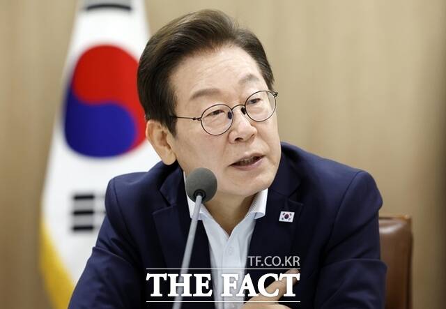 이재명 대통령이 22일 서울 용산 대통령실 청사에서 열린 제1회 국가과학기술자문회의 전원회의를 주재하고 있다. /뉴시스