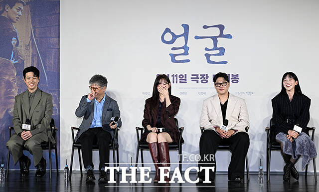 배우 박정민과 권해효, 신현빈, 임성재, 한지현(왼쪽부터)이 호흡을 맞춘 얼굴은 오는 9월 11일 개봉한다. /서예원 기자