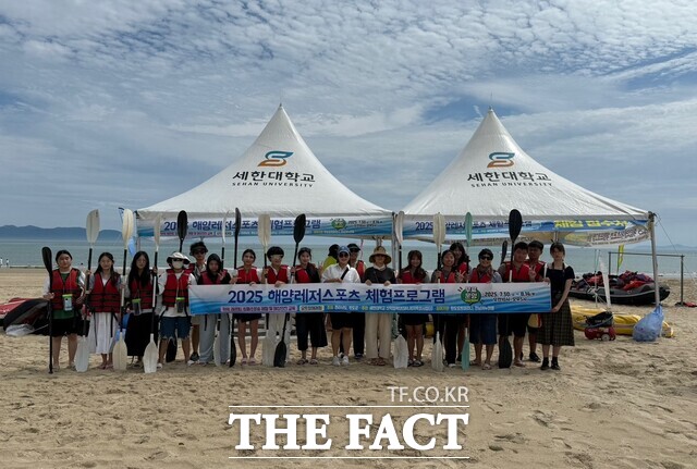 완도군이 2025 해양 레저 스포츠 체험 프로그램을 운영하고 있다. /완도군