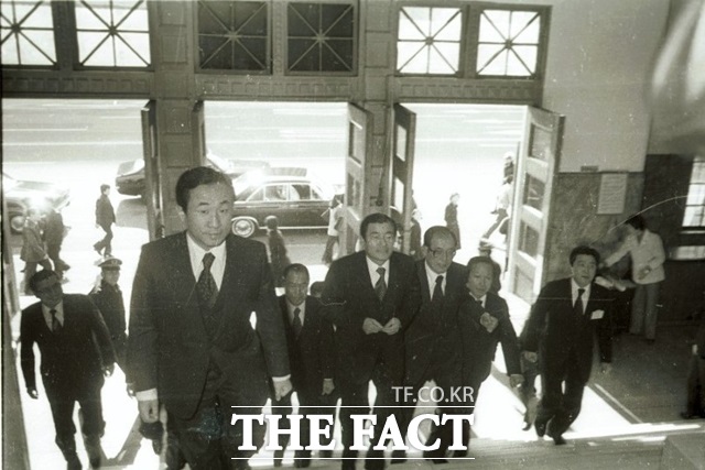 서울시청으로 첫 출근하는 정상천 시장(1978년)./서울시