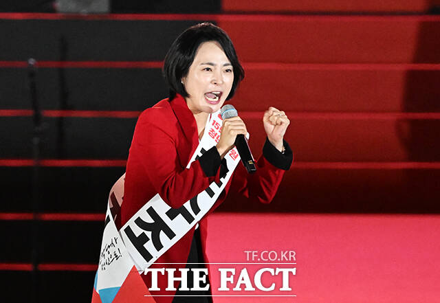 손수조 국민의힘 청년최고위원 후보가 22일 오후 충북 청주시 오스코에서 열린 국민의힘 제6차 전당대회에 참석해 비전 발표를 하고 있다. /청주=배정한 기자