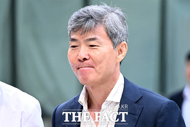 이종호 전 블랙펄인베스트 대표가 30일 오전 서울 종로구 KT광화문빌딩 웨스트에 마련된 김건희 여사 관련 의혹 수사 중인 민중기 특별검사팀 사무실로 출석하고 있다. /서예원 기자