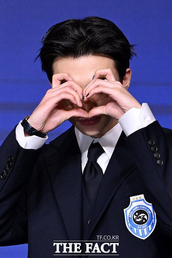 수줍은(?) 손하트